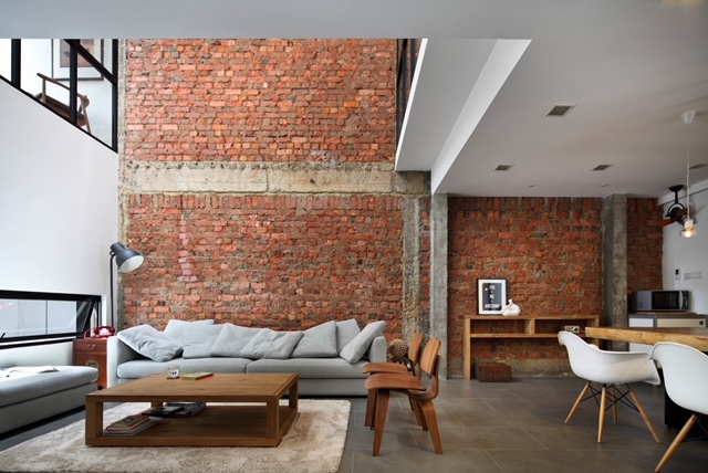 Inter-terrace House by The Carpenter's Workshop